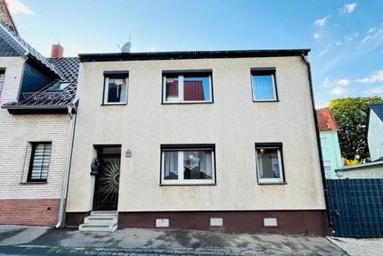 7-Raum-Haus mit EBK, Hof, Werkstatt in Lutherstadt Eisleben - Eisleben (Lutherstadt)