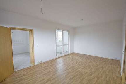 Wohnung zum Mieten in Halle (Saale) 328,00 € 65.44 m²