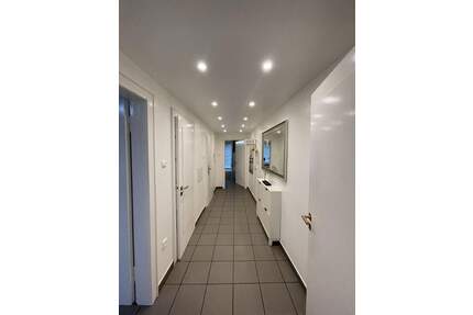 Schöne 2-Zimmer Wohnung (2 Balkone) - Düsseldorf Altstadt nähe Carlsplatz