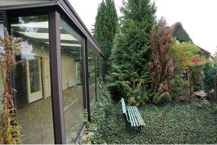 Hauptstadtmakler-Bezugsfreier Bungalow mit Wintergarten auf großem Grundstück - Berlin Buch