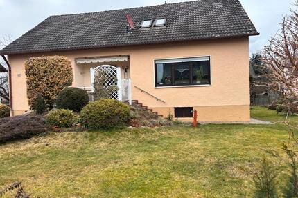 Zweifamilienhaus mit großem Grundstück in Teublitz