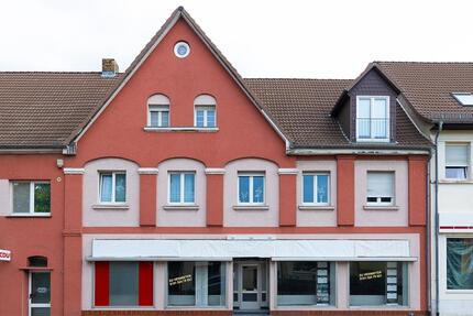 Großes Ladenlokal mit Hinterräumen - Bitterfeld-Wolfen