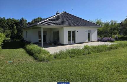 Haus zum Mieten in Weinböhla 2.000,00 € 132 m²