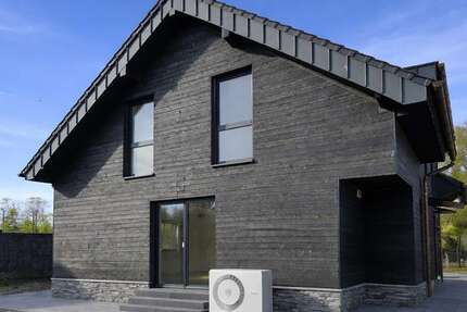 Haus zum Mieten in Siegburg 2.250,00 € 146 m²