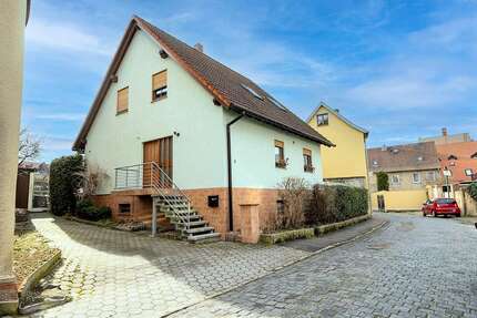 Haus zum Kaufen in Naumburg 319.000,00 € 140 m²