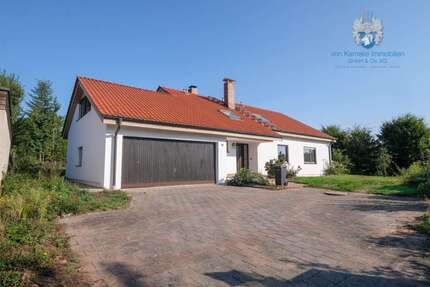 Haus zum Mieten in Röttenbach 1.790,00 € 224 m²