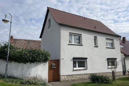 *** DAS OBJEKT IST RESERVIERT! *** Wohn- oder Ferienhaus mit GarageNebengelass in Ortsrandlage von Schadeleben am „Concordia-See“ - Seeland