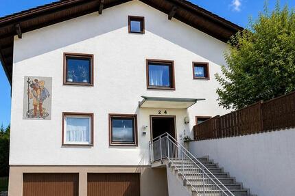 Renoviertes & modernisiertes Zweifamilienhaus in Haunwang Eching