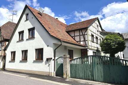 Haus zum Kaufen in Hofheim 270.000,00 € 200 m²