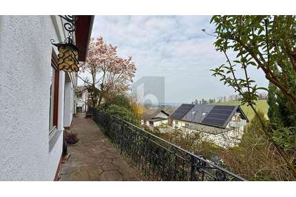 Haus zum Kaufen in Lauf 410.000,00 € 180 m²