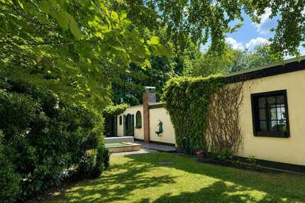 Haus zum Kaufen in Mörfelden-Walldorf Walldorf 985.000,00 € 251 m² - Mörfelden-Walldorf / Walldorf