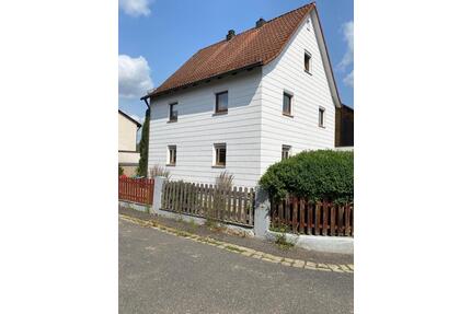 HausMehrgenerationenhaus - 1.600,00&nbsp;EUR Kaltmiete, ca.&nbsp; 154,00&nbsp;m&sup2; in Weiden in der Oberpfalz (PLZ: 92637)
