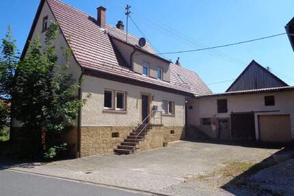 Wertheim-Nassig: Einfamilienhaus mit Nebengebäude