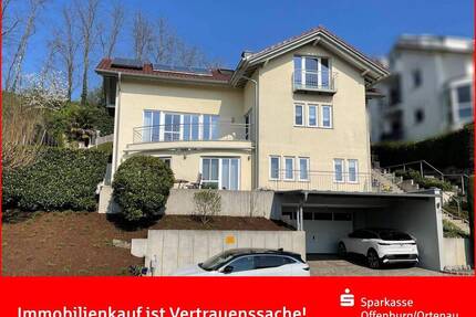 Friesenheim - Exklusives 2-Familien-Traumhaus mit Pool, Garten und herrlichem Ausblick!