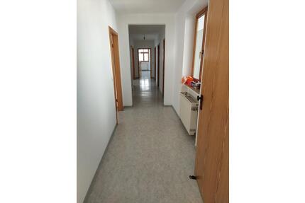 3 12 Zimmer Wohnung - 750,00&nbsp;EUR Kaltmiete, ca.&nbsp; 110,00&nbsp;m&sup2; in Karlstadt (PLZ: 97753)