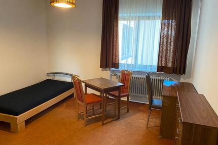 Biete ein Zimmer mit separater Küche - München Aubing-Lochhausen-Langwied