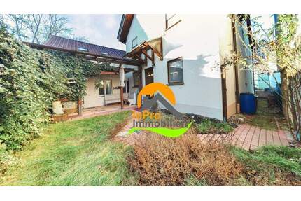 +++ Sonntags frische Brezeln und für jedes Kind ein eigenes Zimmer: Einfamilienhaus in Dettingen. - Dettingen an der Erms