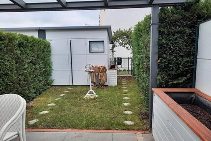 Modernes Niedrigenergie-Reihenhaus mit Glasterrassenüberdachung - Hanau Lamboy