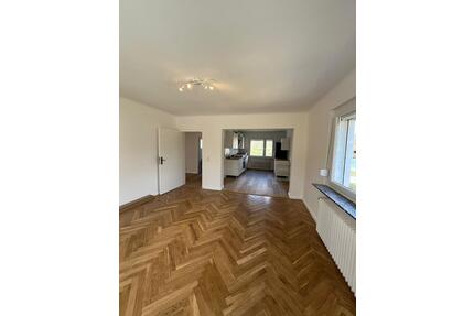 Doppelhaushälfte Neu Renoviert, große Wohnung - Brücken