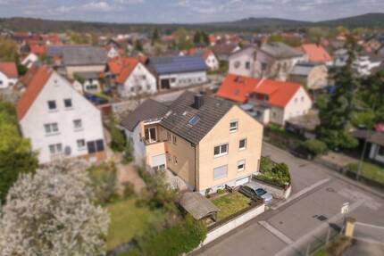 Attraktives Dreiparteienhaus mit großzügigem Grundstück in Oberhaid