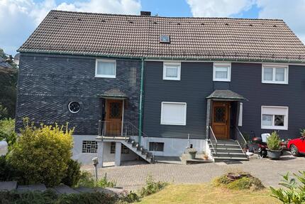 Zweifamilienhaus mit angebauten Einfamilienhaus - Wermelskirchen
