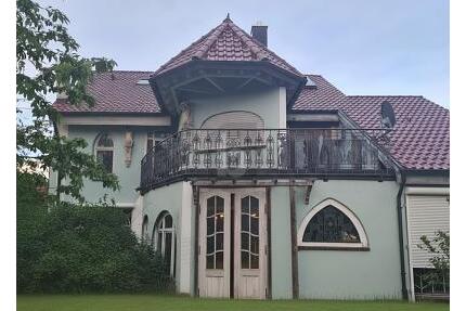 FÜR INVESTOREN: ANWESEN MIT VIEL PLATZ - Aalen