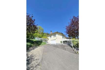 Haus zum Mieten in Hünstetten-Oberlibbach 3.020,00 € 225 m²