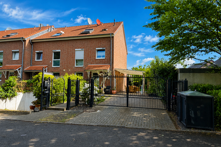 Haus zum Kaufen in Krefeld 589.000,00 € 126.14 m²
