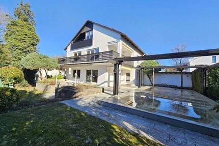 Wohnhaus in Top Lage im Bessenbacher Weg mit großem Garten und Pool - Aschaffenburg Innenstadt