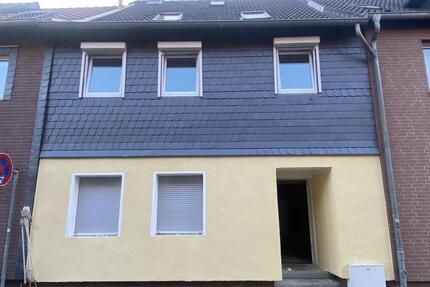 Zentrales modernes Einfamilienhaus mit Grundstück - Gronau (Leine)