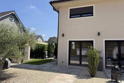 Exklusive mediterrane u. hochwertige DHH 240qm mit Pool, Whirlpool, Sauna & Wohnkeller in Rösrath