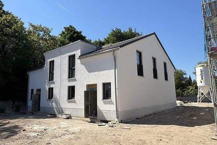 Neubau von 12 DHH in Neudorf-Süd, KfW 40+, Solar + Wärmepumpe, Garage, fast Bezugsfertig, QNG-Qualifikation möglich - Duisburg