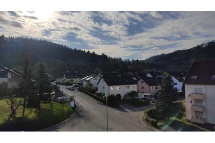 Wunderschöne vollständig renovierte 2,5-Zimmer-DG-Wohnung mit Bal - Murrhardt