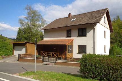 Ortsrandlage Rauenberg: gepflegtes Zweifamilienhaus mit 5.108m² großen Grundstück - Freudenberg