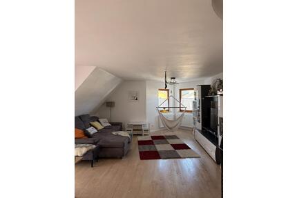 Helle 4,5 Zimmer Maisonette-Wohnung mit 2 TG-Plätzen - Villingen-Schwenningen