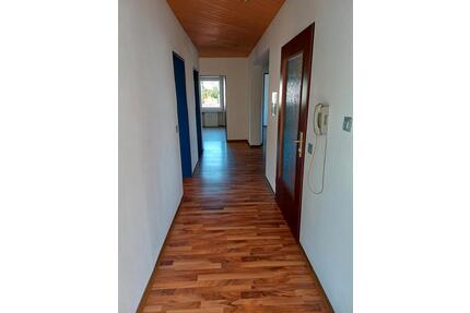 5ZKBTA und Balkon 112qm Borken OT ab 1.6.26 - Borken (Hessen)