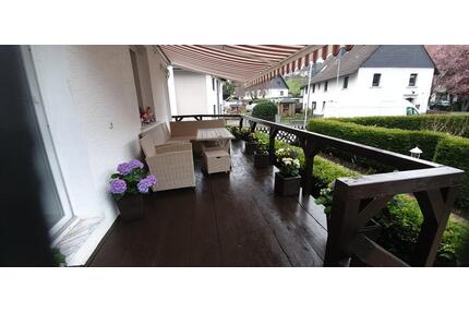 Großzügiges Zweifamilienhaus mit Traumgarten in Finnentrop