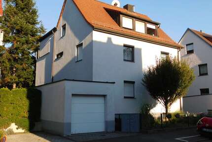 Haus zum Kaufen in Stuttgart-Zuffenhausen 1.010.000,00 € 248 m²
