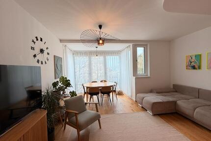 Neuwertige 3-Zimmer-Wohnung, 2.OG - (möbliert oder unmöbliert ) - Berlin Pankow