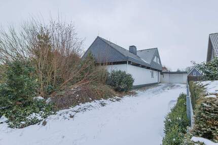 Großes Einfamilienhaus mit besonderer Architektur in ruhiger Umgebung in Rickert
