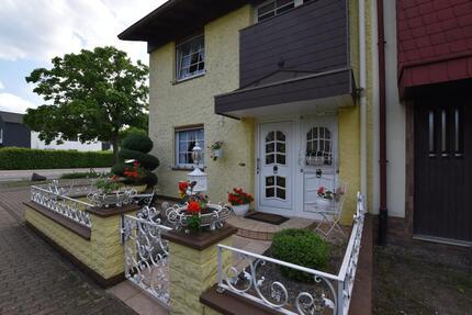 Haus in Saarlouis, 5 ZKB, GWC, Wintergarten zu vermieten
