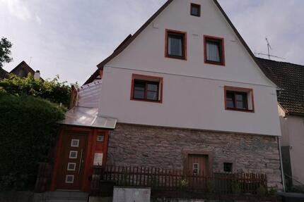 Einfamelienhaus - 350.000,00&nbsp;EUR Kaufpreis, ca.&nbsp; 157,00&nbsp;m&sup2; in Pforzheim (PLZ: 75181) Eutingen