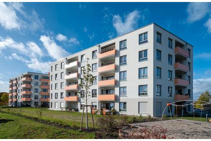 moderne 2-Raumwohnung mit Balkon - Neubrandenburg