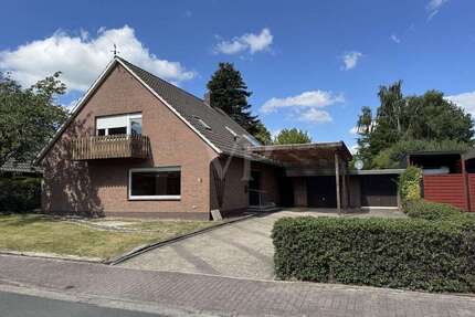 Haus zum Kaufen in Westerstede Halsbek 395.000,00 € 187.06 m² - Westerstede / Halsbek