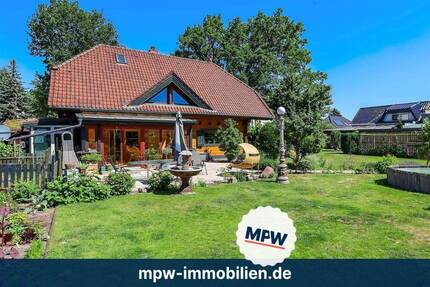 Ein Stück Tirol in Köpenick: Alpencharme auf sonnigem Grundstück - Berlin