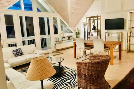 Möblierte, ruhige & lichtdurchflutete Dachgeschoss-Wohnung - Reichelsheim (Wetterau)