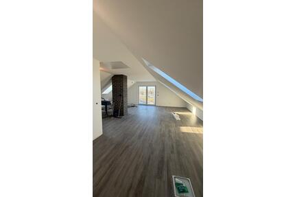 Sanierte und großzügige 4-Raum-Wohnung in idyllischer Dorflage. - Waren (Müritz)