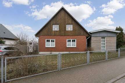 Haus zum Kaufen in Osdorf 445.000,00 € 150 m²