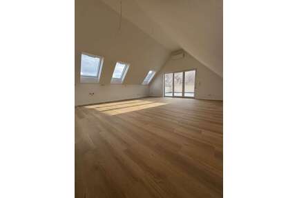 Wohnung zum Mieten in Frankfurt am Main 1.500,00 € 92 m²