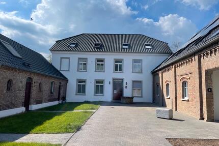 Moderne, geräumige 4 Zimmerwohnung in besonderem Ambiente - Kalkar